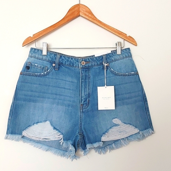 NWT KanCan Shana High Rise Distressed Med Wash Denim Shorts Size 9/28 - Picture 4 of 9